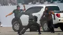 Peringatan HUT ke-79 TNI ini dimeriahkan dengan berbagai kegiatan dan atraksi kemiliteran dari tiga matra. (AP Photo/Tatan Syuflana)
