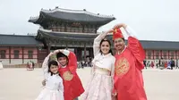 Istana Kerajaan Gyeongbokgung di Korea Selatan, Tempat Liburan Vega Darwanti