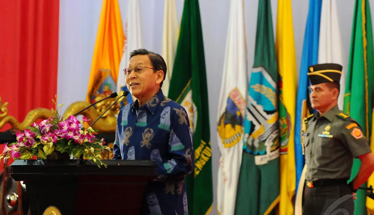Wakil Presiden Boediono memberikan sambutan pada saat acara satu dasawarsa DPD di ruang Komplek Parlemen Senayan, Jakarta, Senin (29/9/2014) (Liputan6.com/Andrian M Tunay)