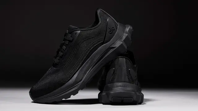 Midsole yang menggunakan kepadatan ganda yang memberikan stabilitas yang luar biasa di setiap langkah.