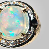 Khasiat batu kalimaya menjadi daya tarik tersendiri bagi para pencinta batu akik.