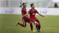 Pemain Indonesia, Rezaldi Hehanusa mencetak gol indah saat tembakannya menembus pertahanan Myanmar pada Laga Sea Games 2017 di Stadion MPS, Selangor, Selasa (29/8/2017). Indonesia menang 3-1 atas Myanmar. (Bola.com/Vitalis Yogi Trisna)