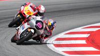 Pembalap muda andalan Indonesia yang membela Honda Team Asia, Veda Ega Pratama (nomor 9), berhasil finis di urutan ke-8 Moto3 Catalnya di Sirkuit Catalunya, Barcelona, Minggu (17/05/2026) sore WIB. (dok. Honda Team Asia)