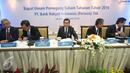 Dirut BRI, Asmawi Syam (tengah) saat menghadiri RUPST 2016, Jakarta, Rabu (23/3). RUPST BRI 2015 telah menetapkan penggunaan laba bersih BRI Tahun Buku 2015 untuk dividend pay-out ratio sebesar 30% dari laba bersih 2015 (Liputan6.com/Immanuel Antonius)