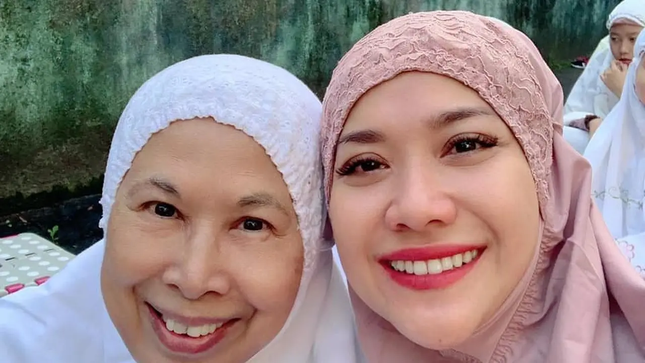 Bunga Citra Lestari dan mertua
