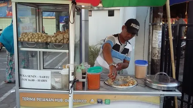 5 Polisi Ini Punya Pekerjaan Sampingan