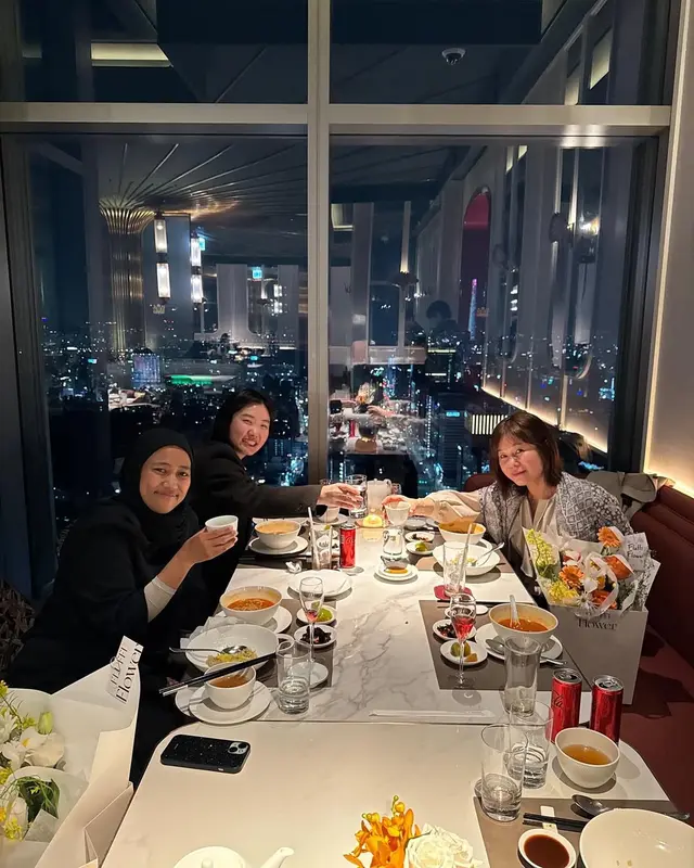 Meski beda keyakinan tetap rayakan ultah bersama, begini momen 6 perayaan hari lahir ibu Ayana Moon