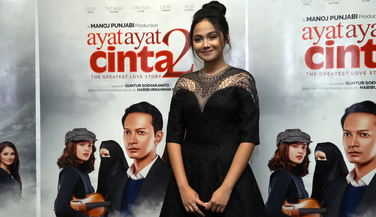 "Ia mau meluruskan islamophobia di Eropa. Ia membantu tanpa mempertanyakan background mereka apa. Mau dia dimusuhin, dia tetap sabar membantu mereka," tutur Fedi Nuril di kawasan Thamrin, Jakarta Pusat, Rabu 6/12/2017). (Nurwahyunan/Bintang.com)