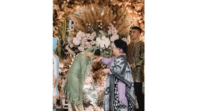 Menantu Idaman, Ini 6 Momen Kedekatan Nikita Willy dengan Ibu Indra Priawan