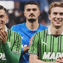 Jay Idzes (kiri), bek Sassuolo di Liga Italia Serie A 2025/2026. (Dok. X @SassuoloUS)