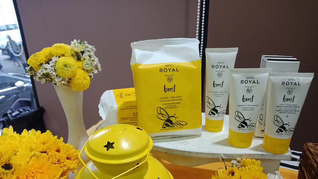 Rangkaian skincare Jafra Royal Boost untuk kulit kering dan sensitif