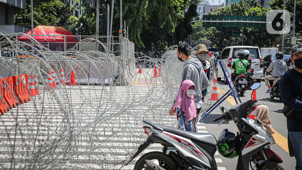 FOTO: Penutupan Sebagian Jalan MH Thamrin