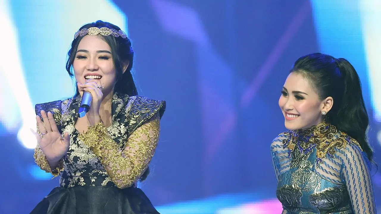 [Bintang] Ayu Ting Ting dan Via Vallen