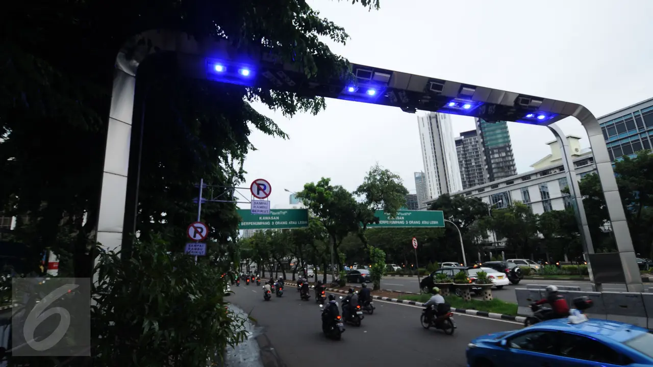 20151214-Belum Jelas Penerapannya, Gerbang ERP Jadi Pemanis Jalan Utama Ibukota