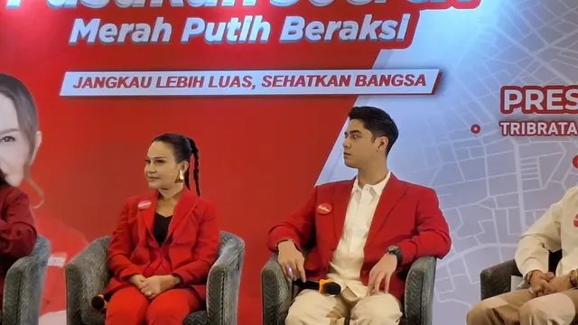 Rossa membagikan tips kesehatan di tengah jadwal padat saat press conference Pasukan Bodrex Merah Putih Beraksi 2025. (Foto: Adinda Retno Aryani/Liputan6.com)