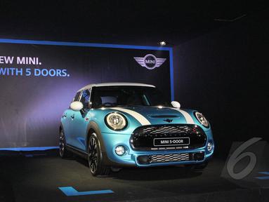MINI Indonesia pada hari ini (5/3/2015) resmi meluncurkan model terbarunya, New MINI 5-Door di kawasan SCBD, Jakarta. (Liputan6.com/Helmi Afandi)