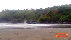 Citizen6, Garut Selatan: Tebing yang tinggi, desiran ombak yang kuat, belum lagi keindahan pantai yang bersih, namun sayang hal ini tidak dikelola dengan baik oleh pemerintah daerah setempat. (Pengirim: Imam Khaerussalam)