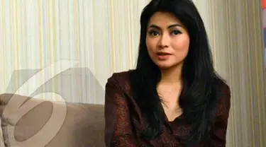 Tertangkapnya Vitalia oleh pihak kepolisian saat tengah bersama dengan teman-temannya di kamar hotel, menimbulkan perdebatan apakah model seksi itu harus direhabilitasi.