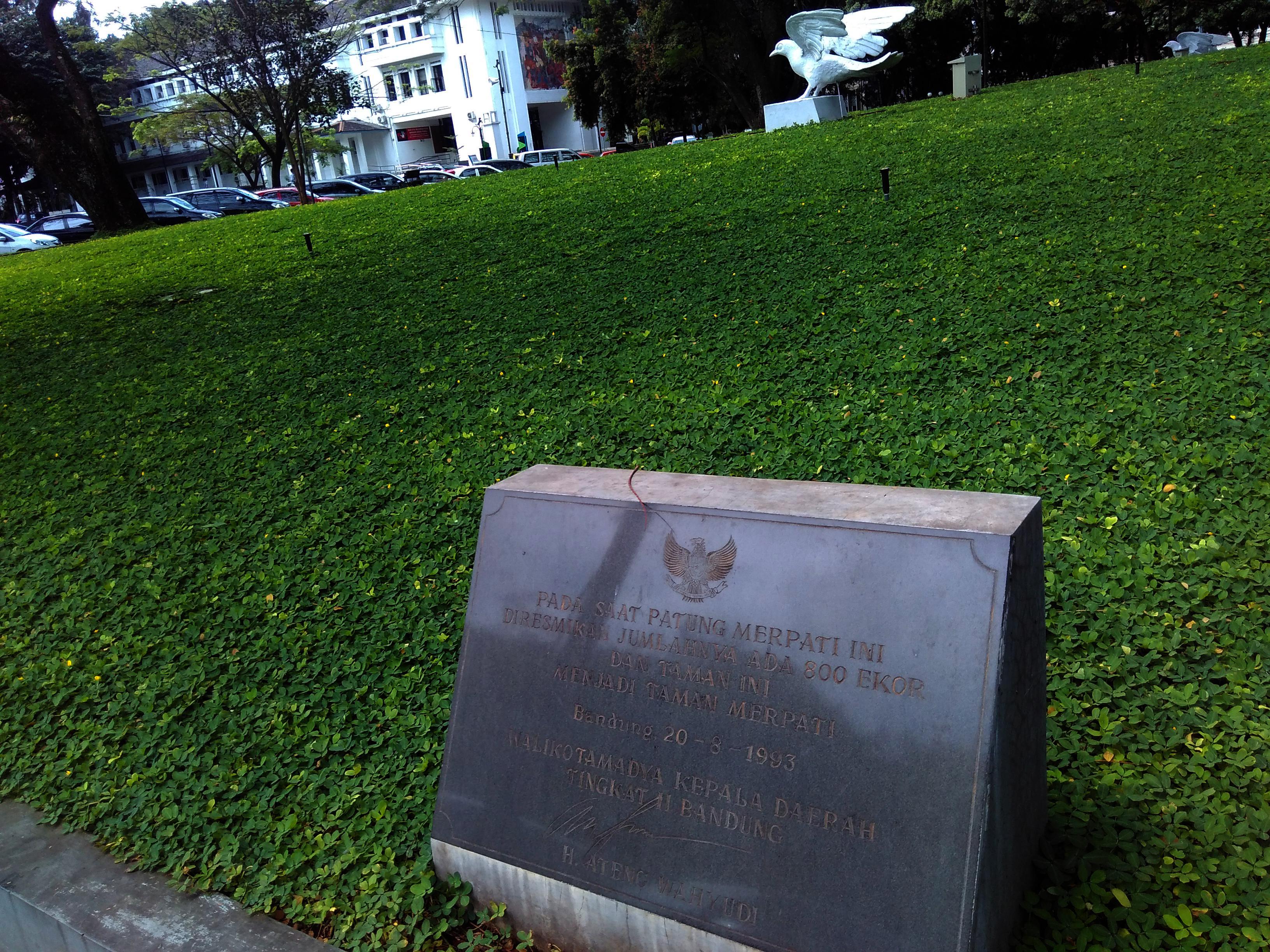 Lokasi ngabuburit tempo dulu di Kampung Pangumbahan, Jalan Perintis Kemerdekaan dan Balai Kota Bandung, Jawa Barat. (Liputan6.com/Arie Nugraha)