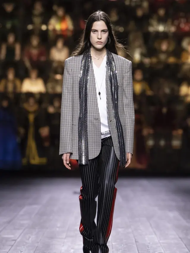 Inspirasi tampilan power dressing