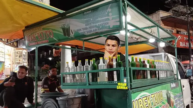 6 Editan Foto Jika Cristiano Ronaldo Jadi Pedagang di Indonesia Ini Kocak