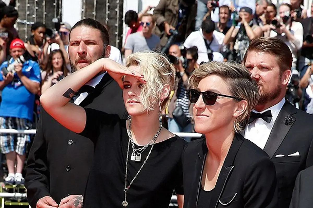Kristen Stewart dan Alicia Cargile