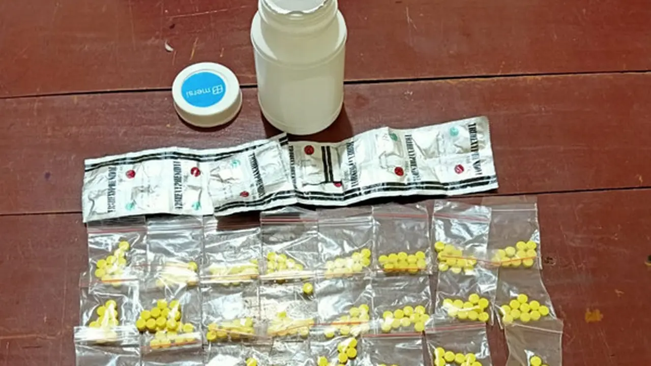 Ratusan butir obat keras yang ikut diamankan aparat Polres Kotamobagu.