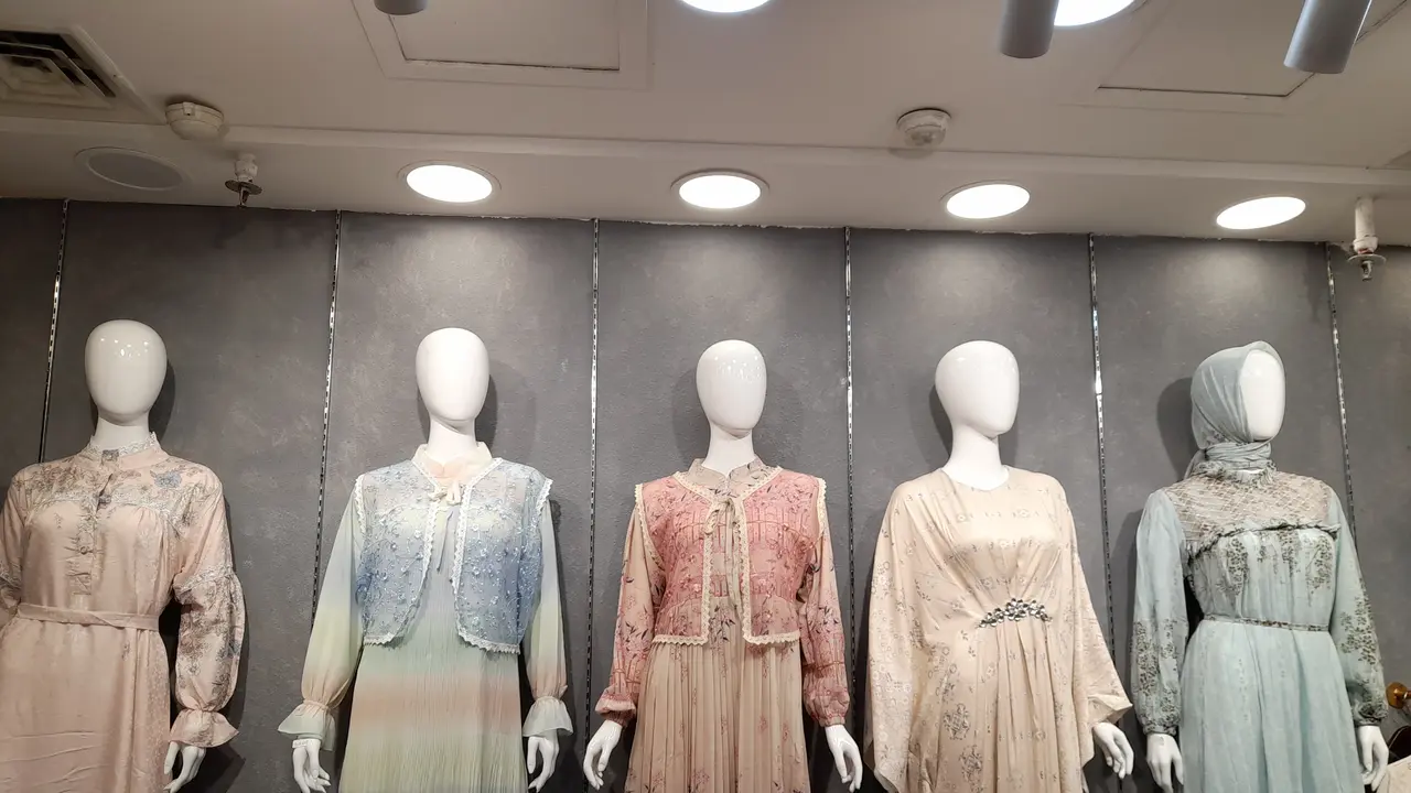 Gamis-gamis Manis Ramaikan Platinum Market Tanah Abang, Konsep Semi Butik tapi Harga Bisa Grosiran