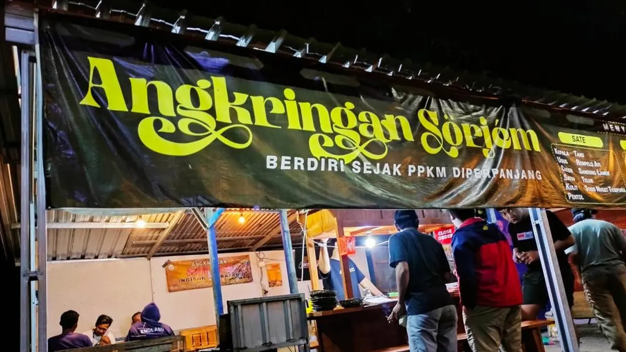 Angkringan Sorjem Bengawan Solo di Kecamatan Cepu, Kabupaten Blora, Jawa Tengah. (Liputan6.com/Ahmad Adirin)