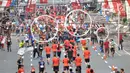 Suasana saat pelari mengikuti Semarang 10K di Kota Semarang, Jawa Tengah, Minggu (16/12). Acara ini digelar untuk meningkatkan pariwisata di Kota Semarang. (Liputan6.com/Gholib)
