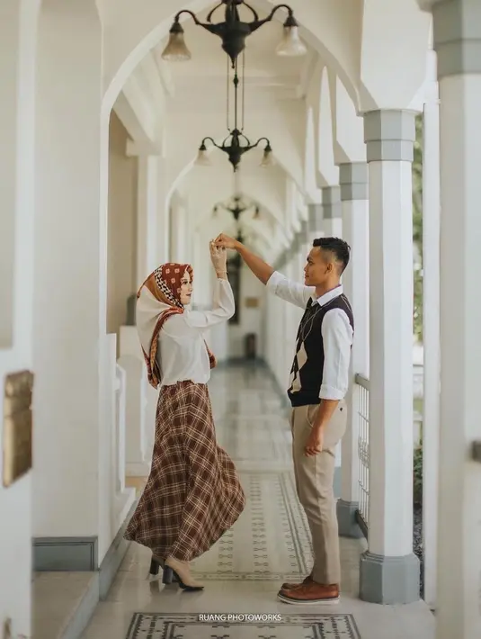 Hampir setahun menikah kala usianya masih 21 tahun, Rian dan Qanita kini sudah dikaruniai buah hati berjenis kelamin laki-laki. (Liputan6.com/IG/@rachmatirianto)