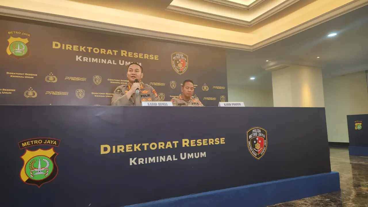 Kabid Humas Polda Metro Jaya Kombes Trunoyudo kepada wartawan, di Mapolda Metro Jaya, Jakarta, Jumat (3/2) (Bachtiarudin Alam/Merdeka.com)
