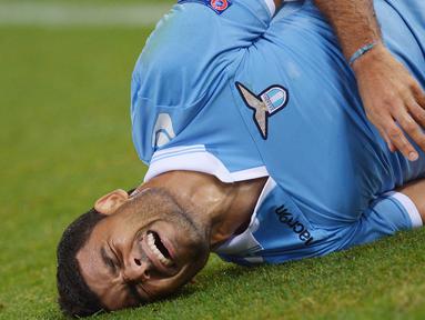 Mantan penggawa Olympique Lyon dan Lazio, Ederson Honorato campos, dinyatakan mengidap kanker testis. (AFP/Alberto Pizzoli)