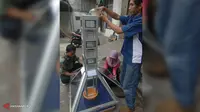 Mahasiswa ITS Ciptakan Alat Pengubah Air Laut Jadi Air Minum