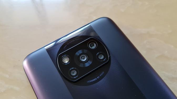 Penampakan Poco X3 Pro yang baru meluncur. (Liputan6.com/Agustinus M. Damar)