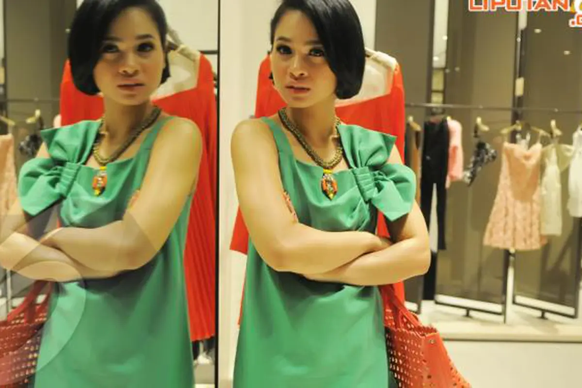 Andien Bangga Berduet dengan Ruth Sahanaya di Harmoni SCTV