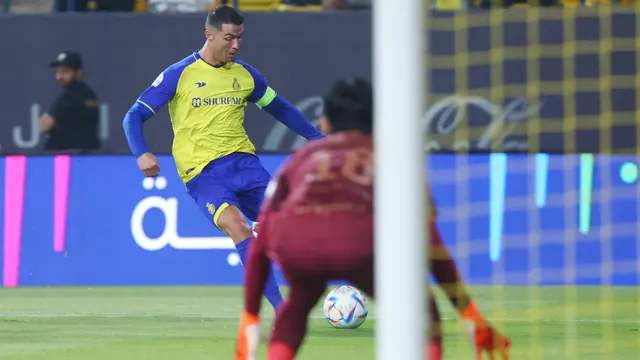 Foto: Cristiano Ronaldo Cetak Gol Penentu Nan Fantastis, Al Nassr Jaga Asa Juara Liga Arab Saudi