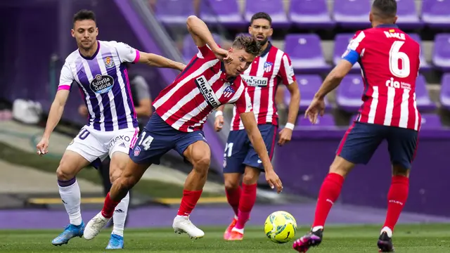 Foto Liga Spanyol: Luis Suarez Bawa Atletico Madrid Juara La Liga, Barcelona Gigit Jari