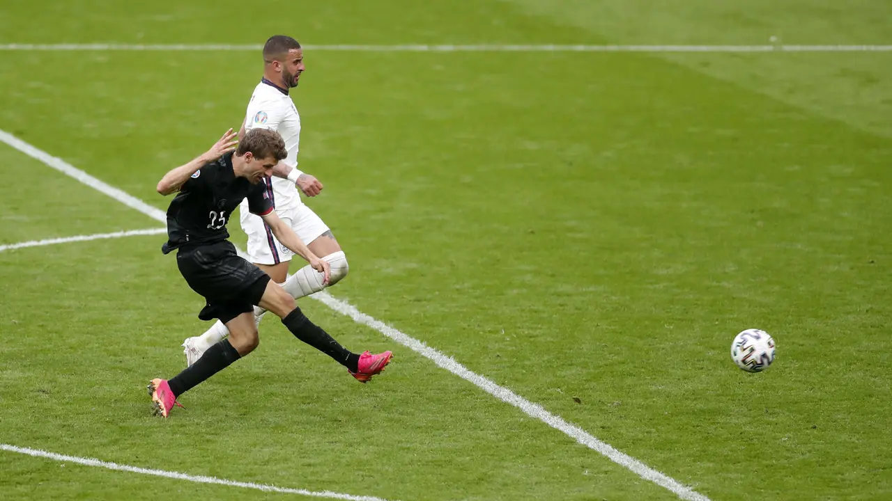 Foto Piala Eropa: Jerman Tak Berdaya, Inggris ke Perempat Final Euro 2020 Berkat Gol Sterling dan Harry Kane