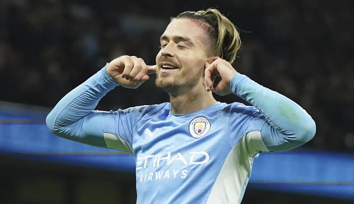 Jack Grealish - Pemain asal Inggris ini diboyong Manchester City dari Aston Villa dengan banderol senilai Rp2,037 triliun.
Sejauh ini sang pemain telah mengemas tiga gol dan tiga assist dari 21 laga. (AP/Jon Super)