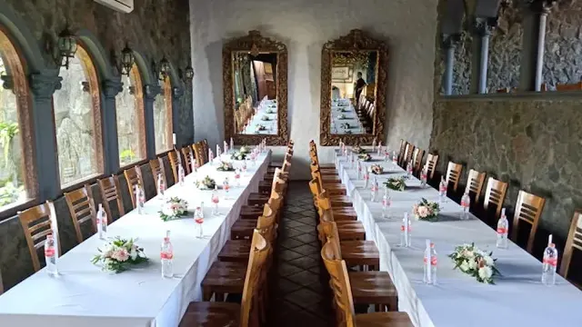Gubug Makan Mang Engking Soragan Castle