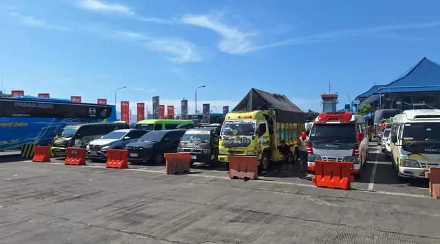 Penjelasan ASDP soal Macet Ketapang Mengular 12 Km