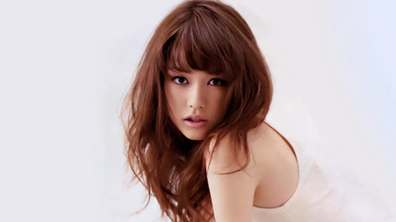 Aktris Cantik Kiritani Mirei Jadi Burung Gagak di Shinigami-kun