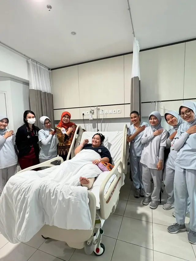 Sinyorita Esperanza Jalani Operasi