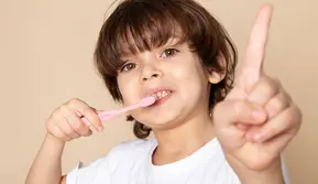 Cara Seru Mengajak Anak Sikat Gigi Sebelum Tidur