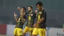 Ekspresi pemain Barito Putra usai mengalahkan Bhayangkara FC pada Liga 1 2017 di Stadion Patriot, Bekasi, Selasa (4/7/2017).Barito menag 1-0. (Bola.com/Nicklas Hanoatubun)
