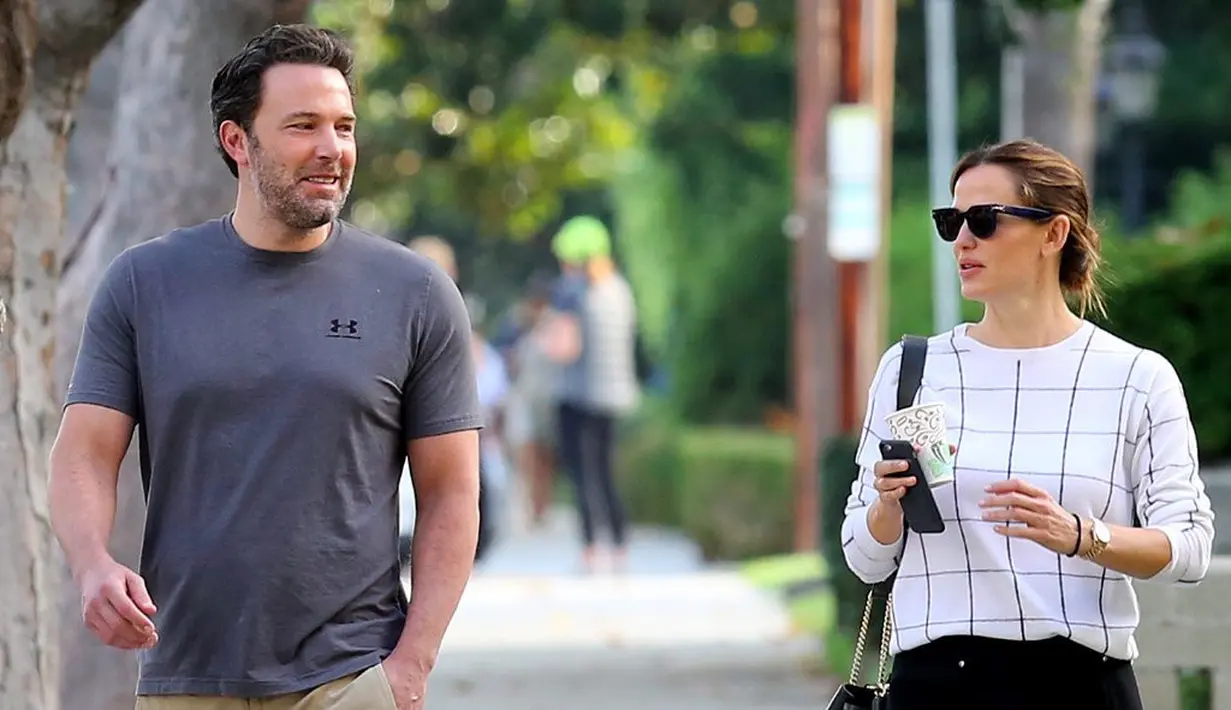 Ben Affleck ingin menunjukan pada anaknya untuk tidak malu meminta bantuan saat diri memang membutuhkannya. (Popsugar)