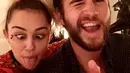 Miley Cyrus memang nggak pernah ragu untuk membagikan momen bahagia bersama Liam Hemsworth pada para followersnya di Instagram. (instagram/mileycyrus)