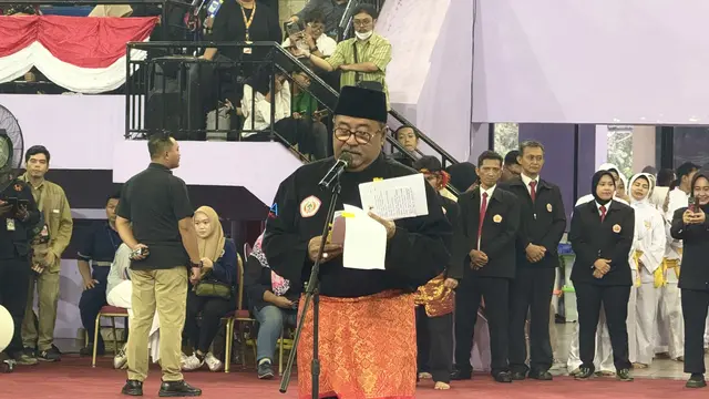Wakil Gubernur Jakarta, Rano Karno, menghadiri kejuaraan pencak silat di GOR Ciracas, Jakarta Timur, pada Senin (24/2/2025).