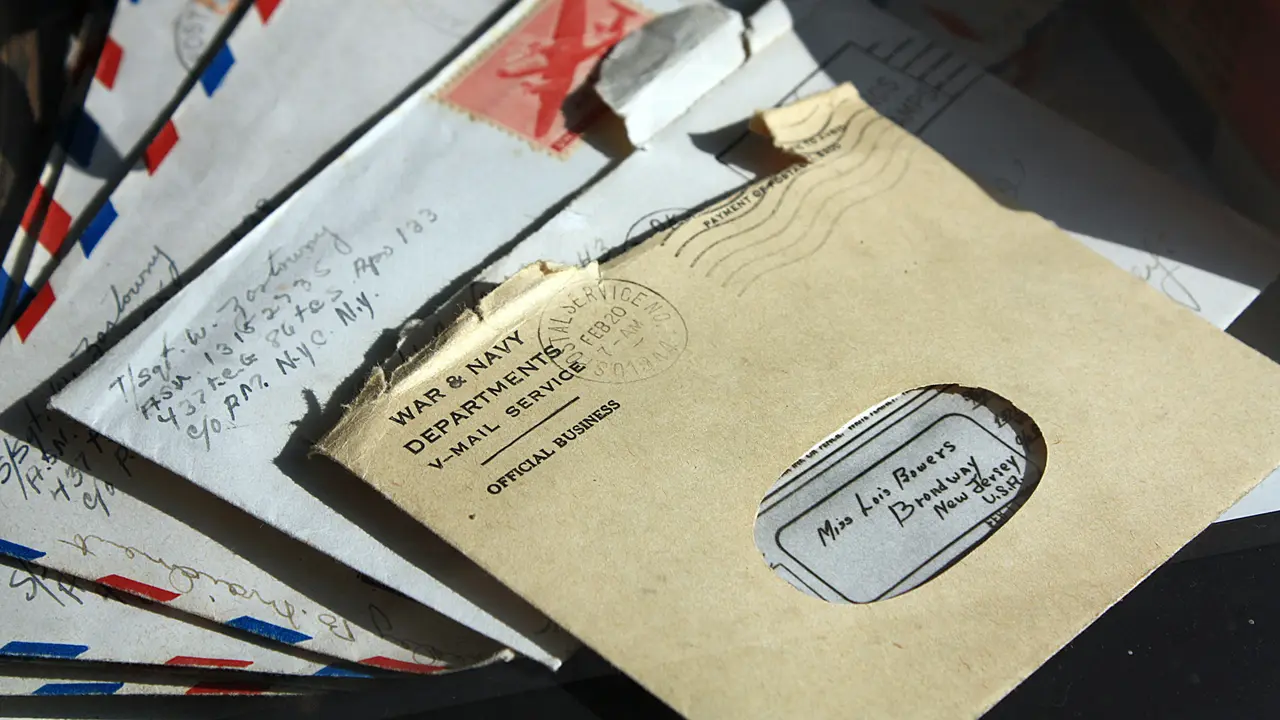 Ilustrasi surat, amplop